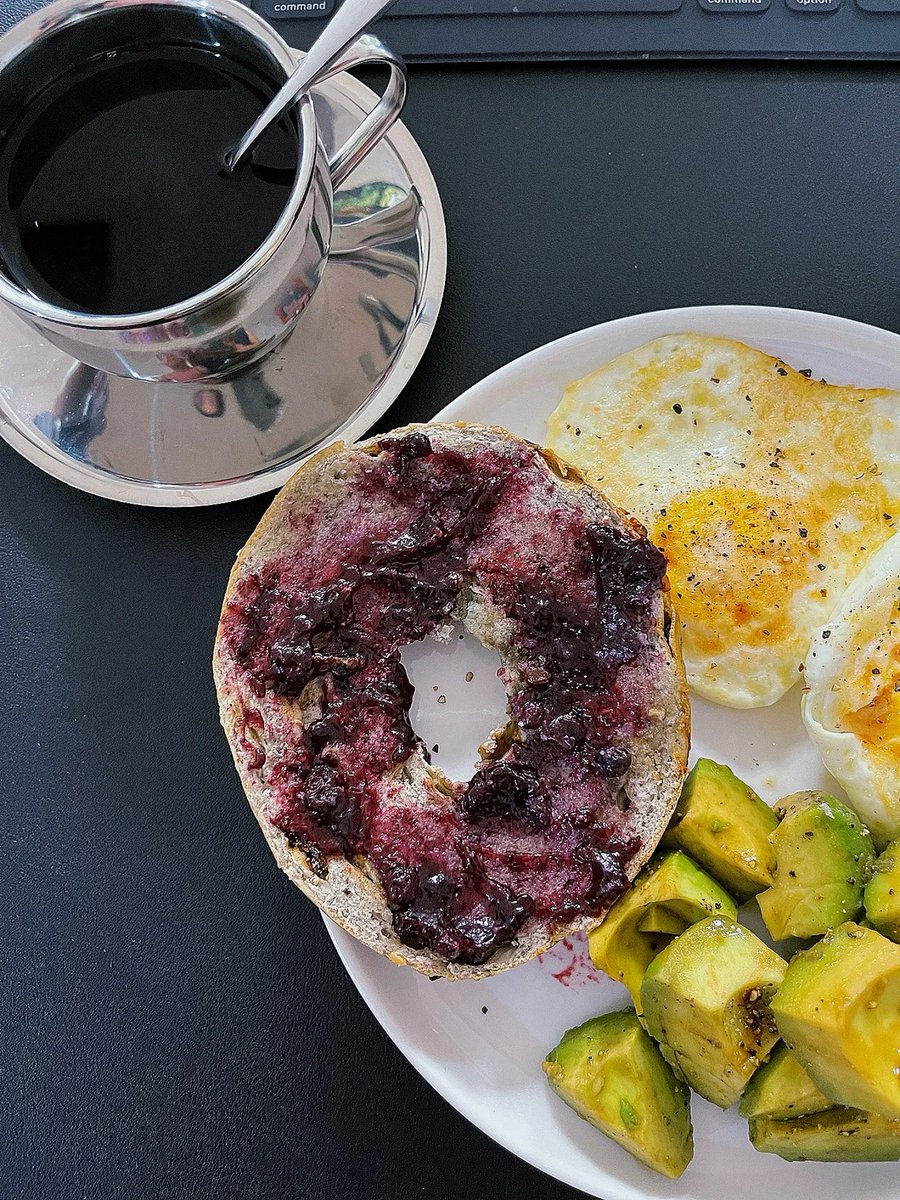 summerthales's tweet photo. For breakfast🌄, I ate only nutritious things with a cup of hot coffee☕️🥪 https://t.co/wx4Qiwu2yk