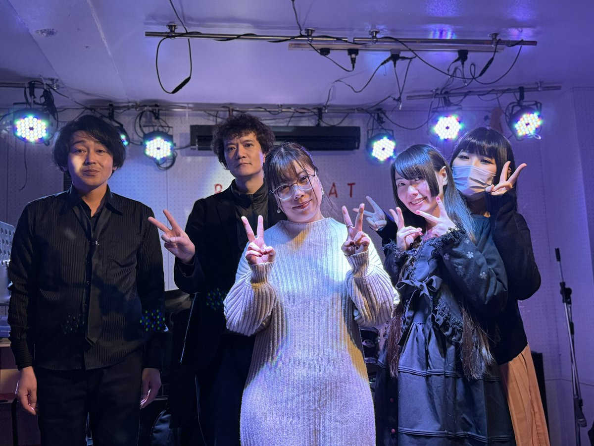 nekotohane1005's tweet photo. 11/25LIVE馨艶たん主催お疲れ様😊アイドル5年🎀シンガー5年🎤節目の貴重な機会に誘って頂きました㊗️サプライズ喜んでくれたかな?🥳
お客様へメッセージカードとお土産お渡しできた🎁感想聞かせてね💬✨満員御礼ありがとうございました🎉またここで会いましょう🖐 #LIVE #札幌 #澄川 #REALBEAT https://t.co/YQmLq9MFBp