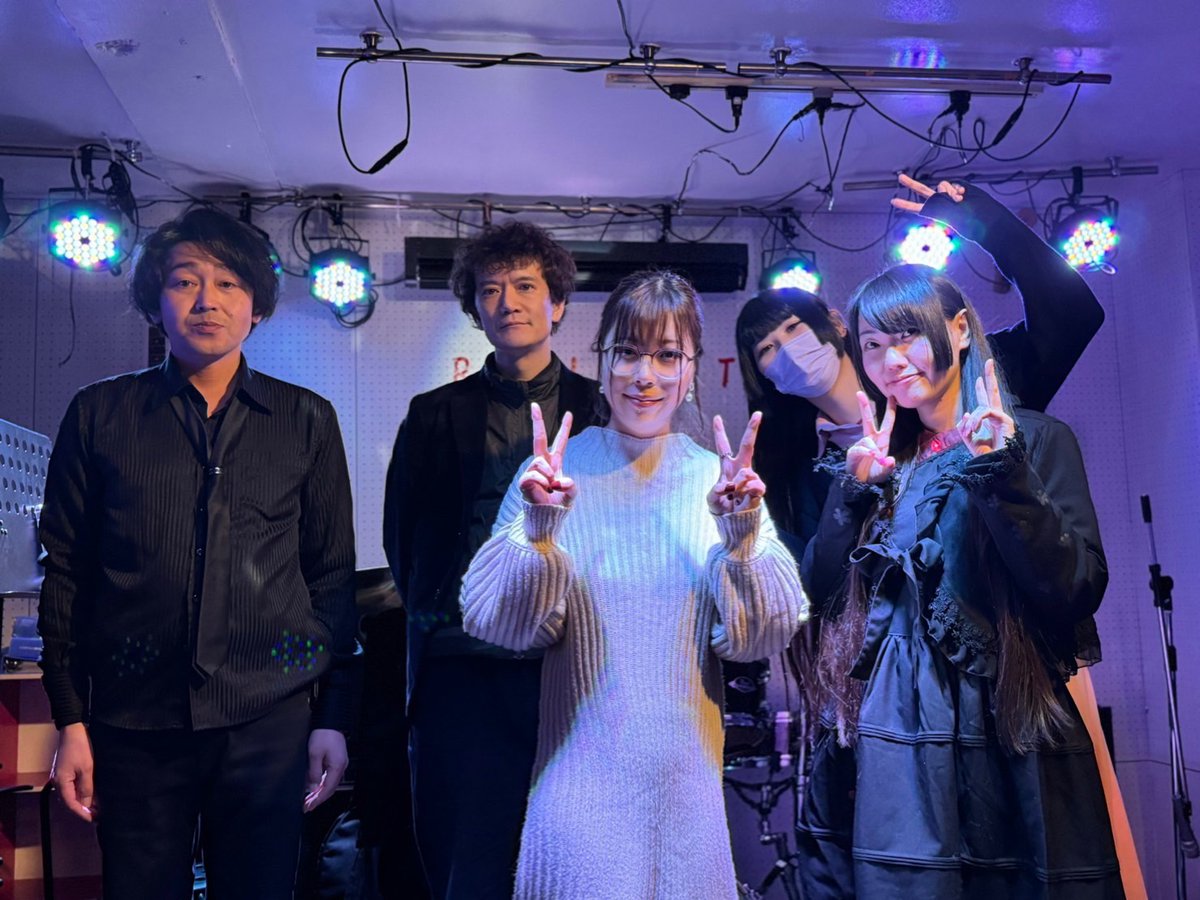 nekotohane1005's tweet photo. 11/25LIVE馨艶たん主催お疲れ様😊アイドル5年🎀シンガー5年🎤節目の貴重な機会に誘って頂きました㊗️サプライズ喜んでくれたかな?🥳
お客様へメッセージカードとお土産お渡しできた🎁感想聞かせてね💬✨満員御礼ありがとうございました🎉またここで会いましょう🖐 #LIVE #札幌 #澄川 #REALBEAT https://t.co/YQmLq9MFBp