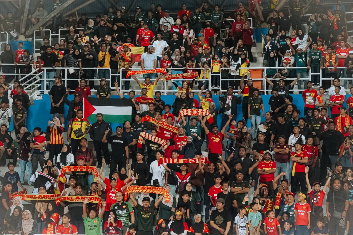 selangorfc's tweet photo. 📝 Baca artikel penuh reviu perlawanan #SELPRK di laman rasmi https://t.co/DIuHO90qqd. Klik pautan di bio kami.

#MKLK
#KitaSelangor

[2/2] https://t.co/IQ2yXx4FR7