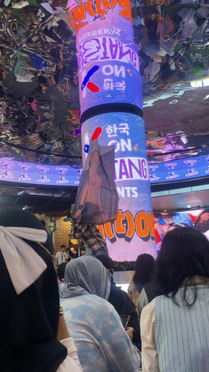 KwonSYssi's tweet photo. Stop bawa benner beginian ke ke event https://t.co/58mK7PI1du