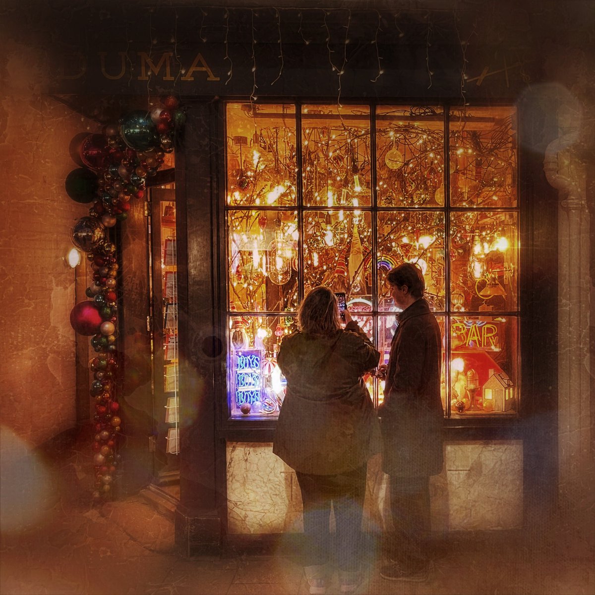 TicketyBooJon's tweet photo. Window shopping in Whitstable. #shoplocal #Whitstable https://t.co/vjUgk8rcXJ