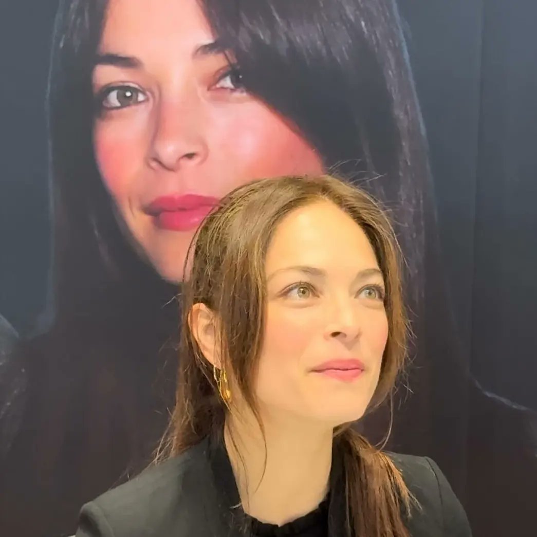 thaciana_barros's tweet photo. Kristin Kreuk #TGSToulouse day one.
📷: anthony_srgt
#KristinKreuk #Smallville #Kreukies https://t.co/JUKgrxNfPd