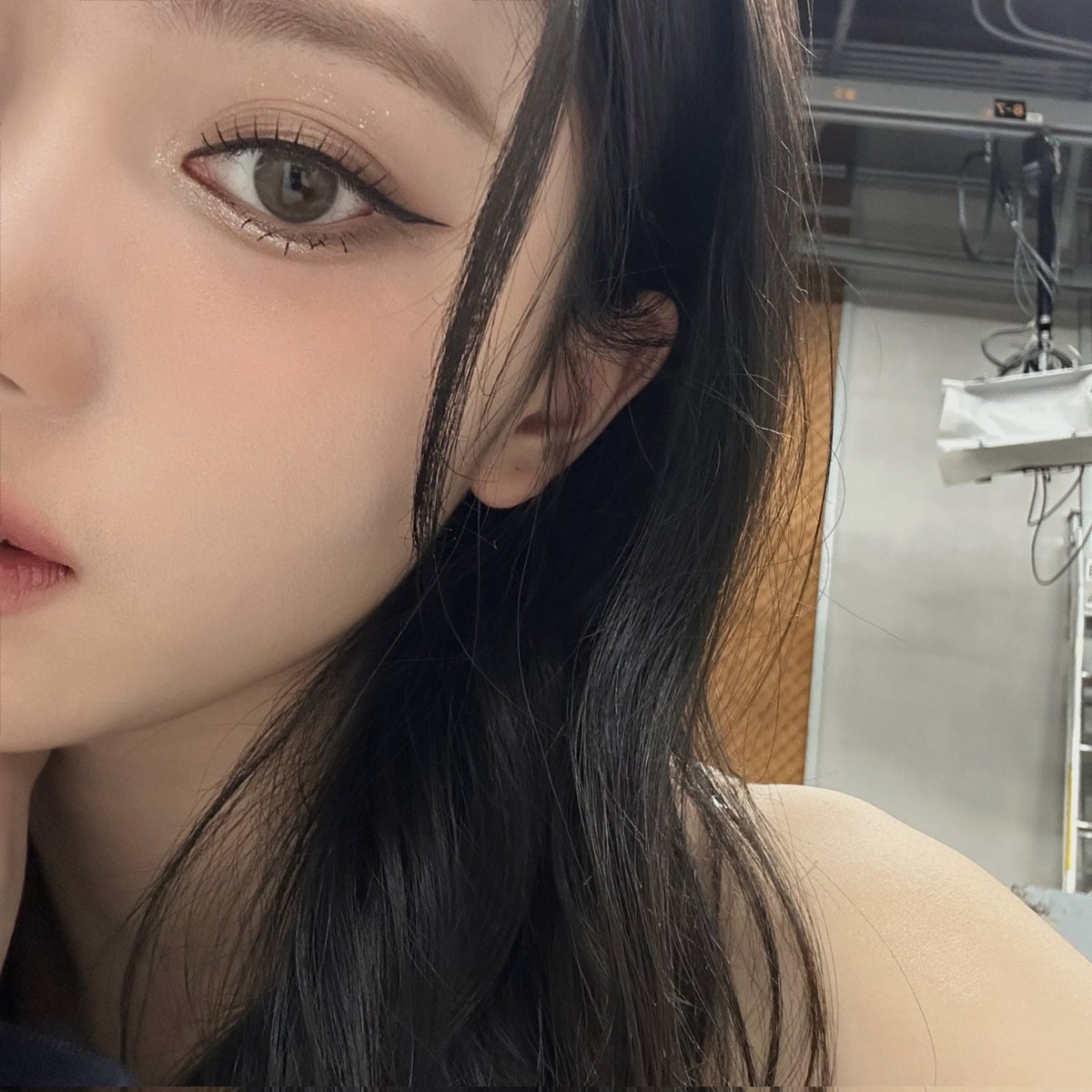 official_kep1er's tweet photo. ✨🖤

#샤오팅 #XIAOTING
#Kep1er #케플러 https://t.co/nKKYv1N5PB