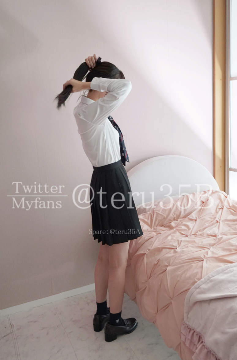 出会いから1年半、難攻不落かと思われた美少女をついに堕としまして👍
サブ垢でちょいちょい報告していた「美月」です。