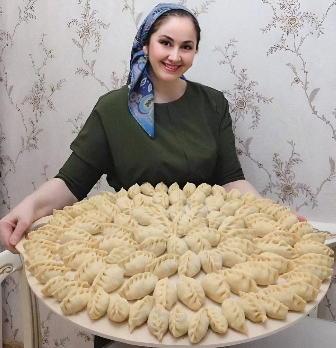 adiges_adiges's tweet photo. Eskiden Çerkes kızları böyle şeyler yapar, eşi dostu zıhoşes yapıp yedirirdi... adiges 😊 https://t.co/XcmpIxrFBG