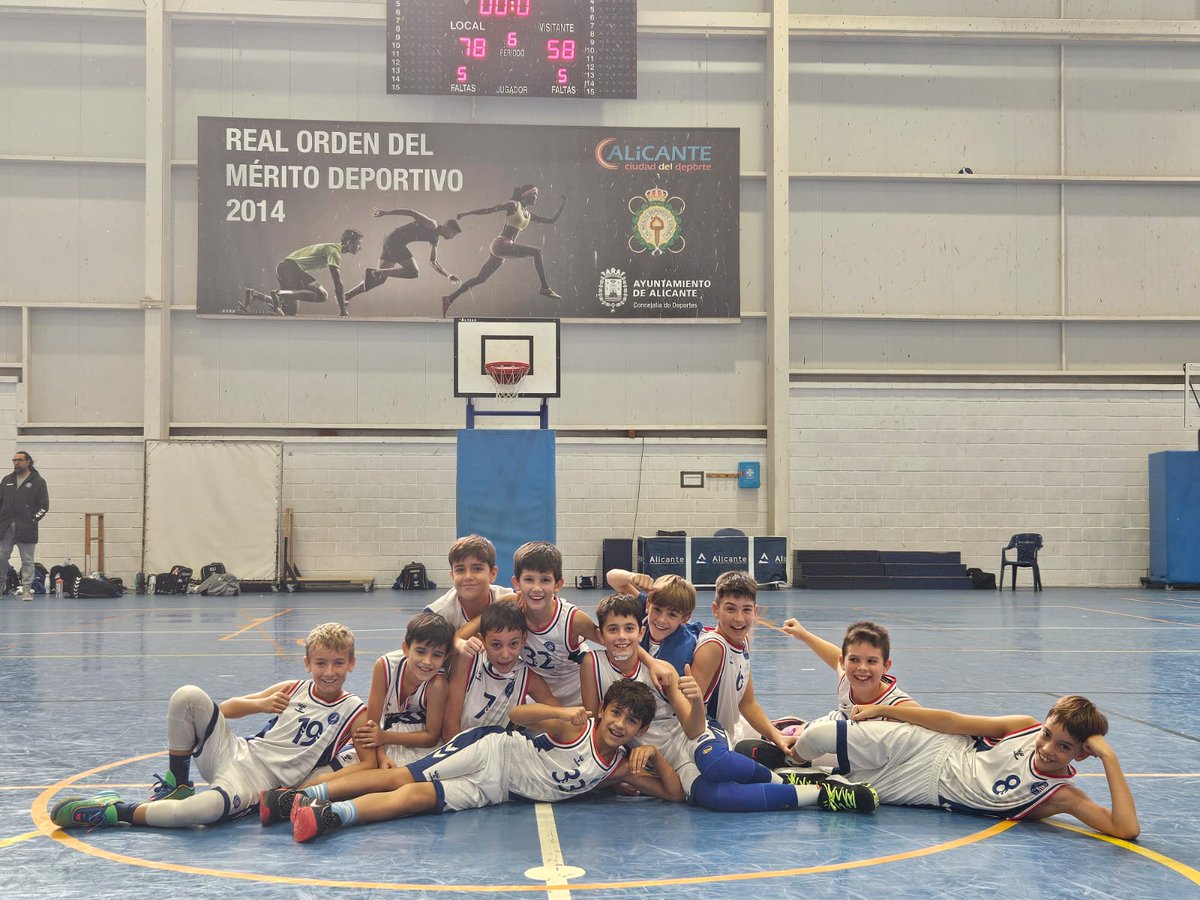 🔹 Alevín Masculino Azul 78-58 CB Escolapias 

🗣️ "Buenos momentos de juego, donde una mejora en la toma de decisiones nos hubiera dado un salto de calidad."