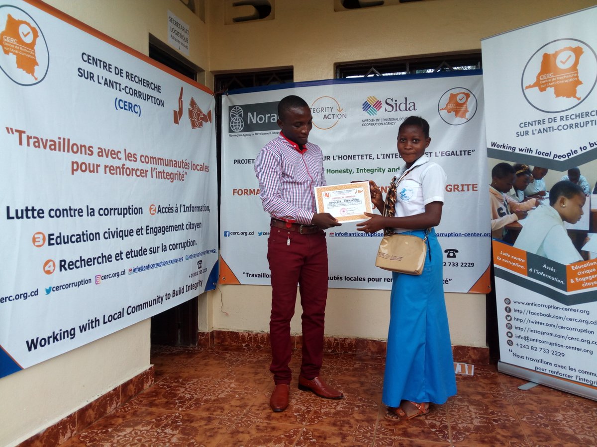 cerccongo's tweet photo. Depuis 2017, #CERC travaille avec les jeunes pour renforcer l'intégrité au sein du système éducatif congolais. #AntiCorruption #IntegrityEducation #IntegrityClub https://t.co/nZmQEXb4Ff