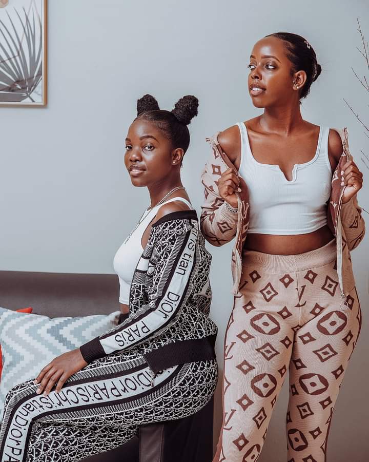 kirabolinks's tweet photo. "Souls recognize eachother by vibes, not by appearance." ✨👯♀️ 🎶
📸: @Kataleya_Kandle
#kirabolinks | #GiftedEra | #KataleyaandKandle | #KATONO | #CallItLoveEP https://t.co/5K5nNZWJKH