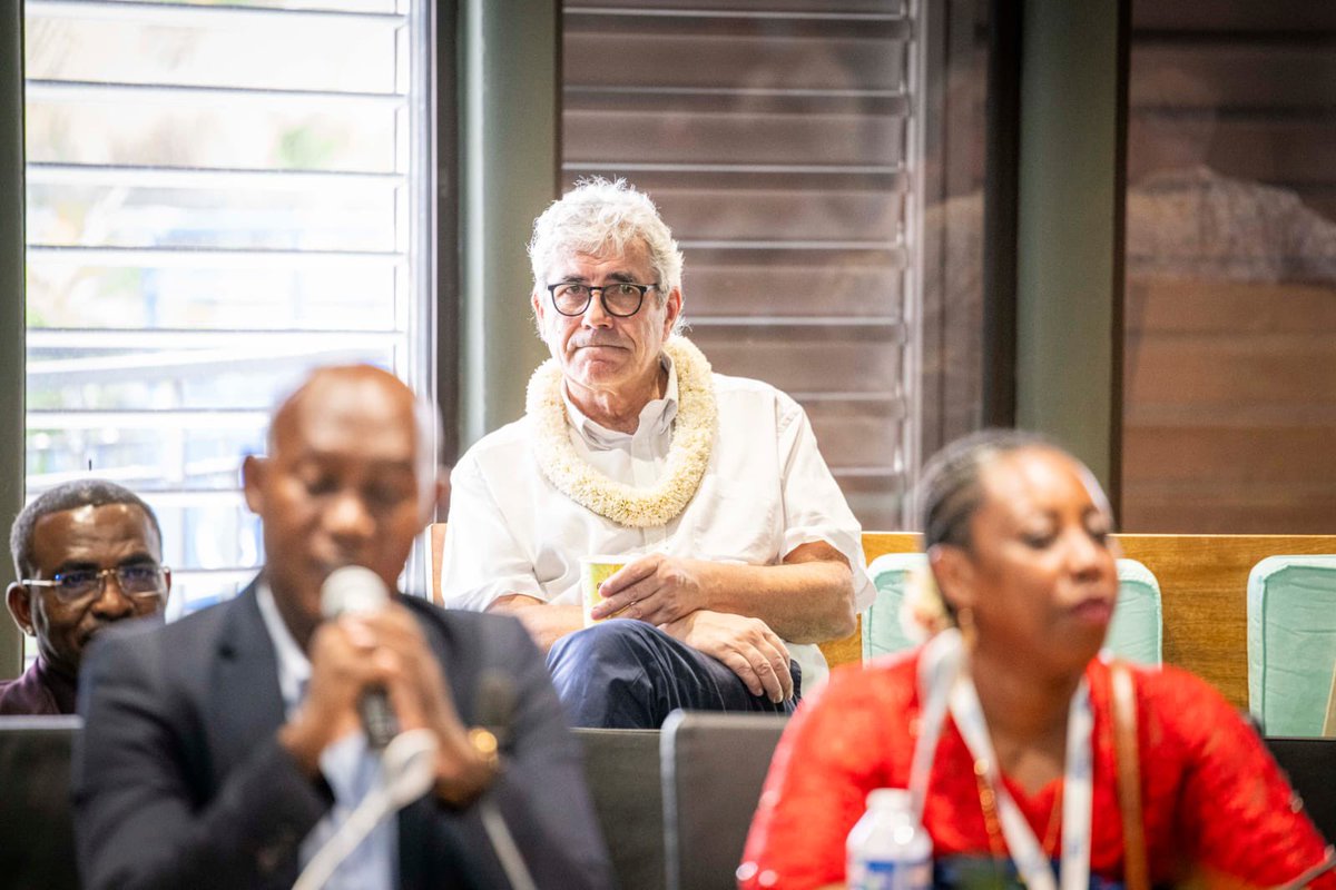 L’équipe mobile d’accompagnement en soins palliatifs du <a href="/CHMayotte/">CHM - Mayotte</a>   organisait son 2ème colloque. 2 journées de réflexion sur « l’obstination déraisonnable » ouvertes aux professionnels et au public. Félicitations à toute l’équipe et au Dr Allain-Baco et au Pr Aubry.