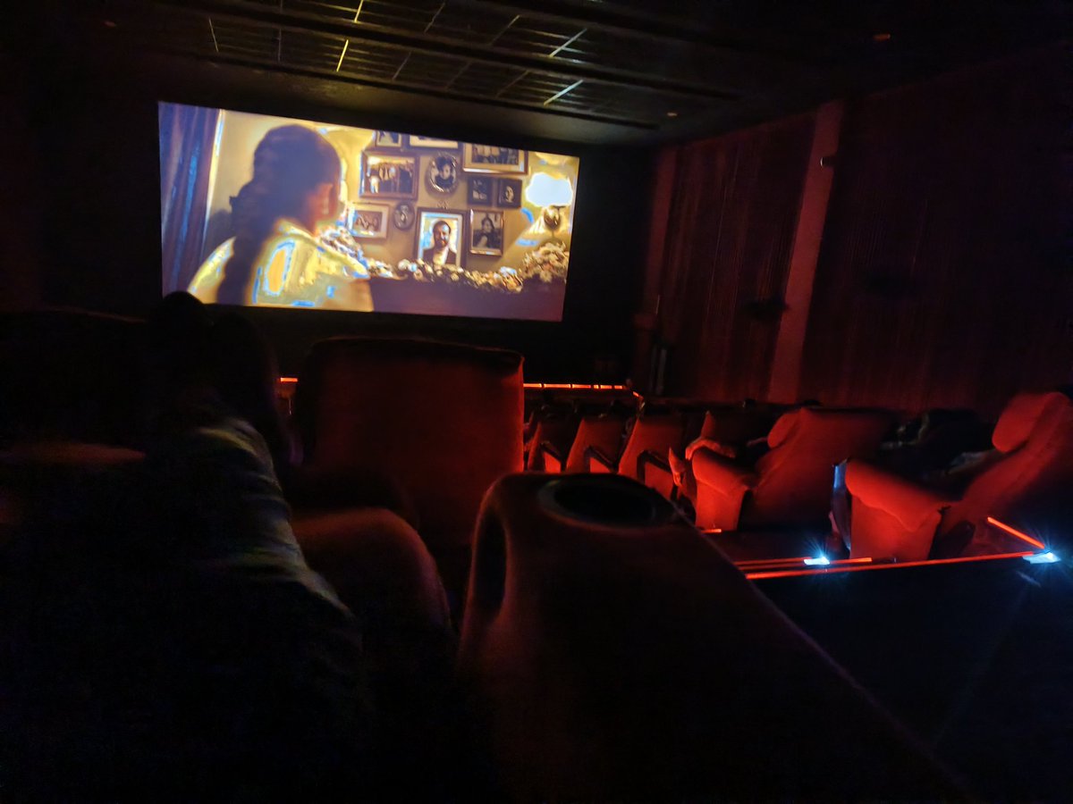actorbynot's tweet photo. @_PVRCinemas @PhoenixUniLko 
It's to difficult to watch movie becouse of your white LED light at PVR multiplex theatre at lko https://t.co/V2flSfmfzW