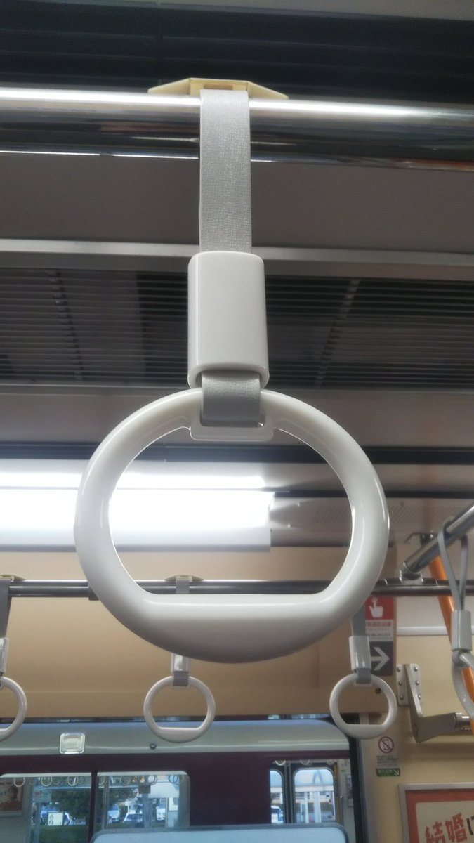Railway_God's tweet photo. 宇治山田行きワンマンでVC32も見れました。行きのVC42では前照灯が光っているところをあまり見れませんでしたが、長いこと止まっていたおかげで、まじまじと見ることができました。また名古屋線で急行運用してくれれば嬉しいですね。
#VC32 https://t.co/jJdvnY46tJ