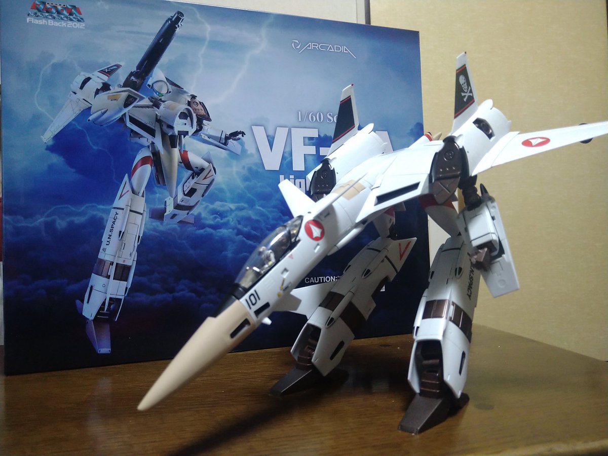 Ippei_Shimada's tweet photo. 先日の魂ネイション2023のマクロス展示で上がったテンションのままポチったブツが届きました🌟
#超時空要塞マクロス #FlashBack2012 #VF4 #ARCADIA https://t.co/gLowlb9gwq
