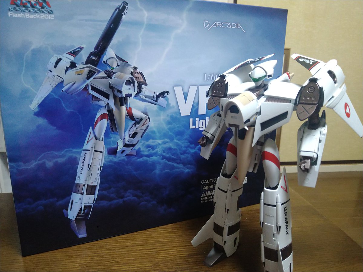 Ippei_Shimada's tweet photo. 先日の魂ネイション2023のマクロス展示で上がったテンションのままポチったブツが届きました🌟
#超時空要塞マクロス #FlashBack2012 #VF4 #ARCADIA https://t.co/gLowlb9gwq