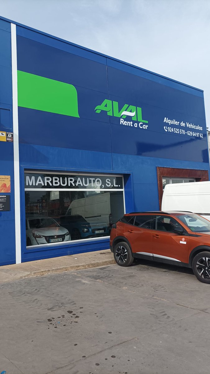 MasRotulo's tweet image. En la primera imagen hicimos un trabajo de retirada y limpieza de fachada para posteriormente conseguir lo que véis en la siguiente imagen.
En la segunda imagen podéis observar el resultado del trabajo que consiste en una rotulación en vinilo polimérico en fachada y cristalera.