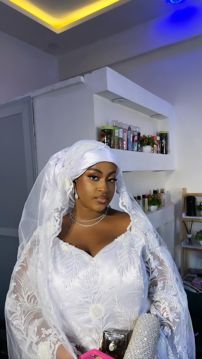 Bomoraby's tweet photo. La plus belle mariée ever! My baby said yes to the love of her life❤️ Ma Shaa Allah nianaleinmeuko @SowKhadijatou ❤️❤️❤️❤️ https://t.co/7rNdN7kpgu
