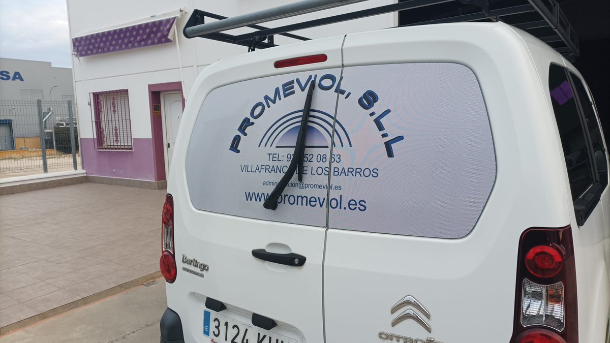 MasRotulo's tweet image. En esta ocasión "Promeviol" ha decidido confiar en nosotros para que le realizásemos el rotulado de su vehículo.

Este trabajo se trata de una rotulación de coche concretamente en sus puertas  con vinilo y en la parte trasera con microperforado homologado para ITV.