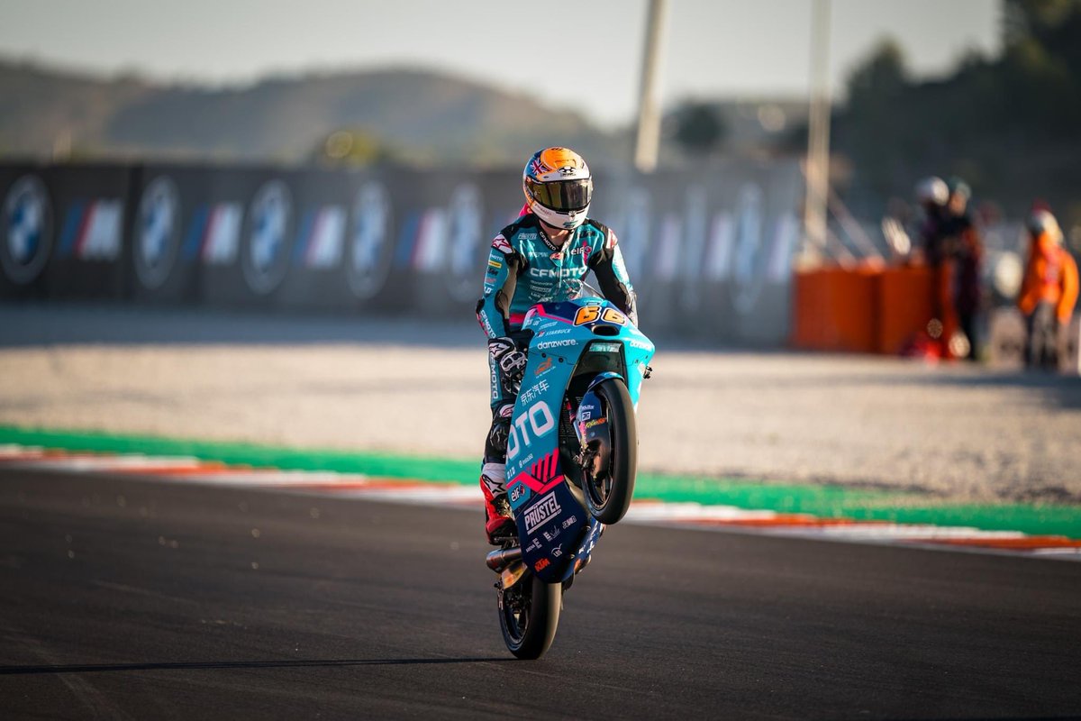 Historic day for our squad CFMOTO Racing PruestelGP and of course we don't want to withhold our last impressions of the race track 📸 

And now let's focus on the last dance🔥 #ValenciaGP 🇪🇸