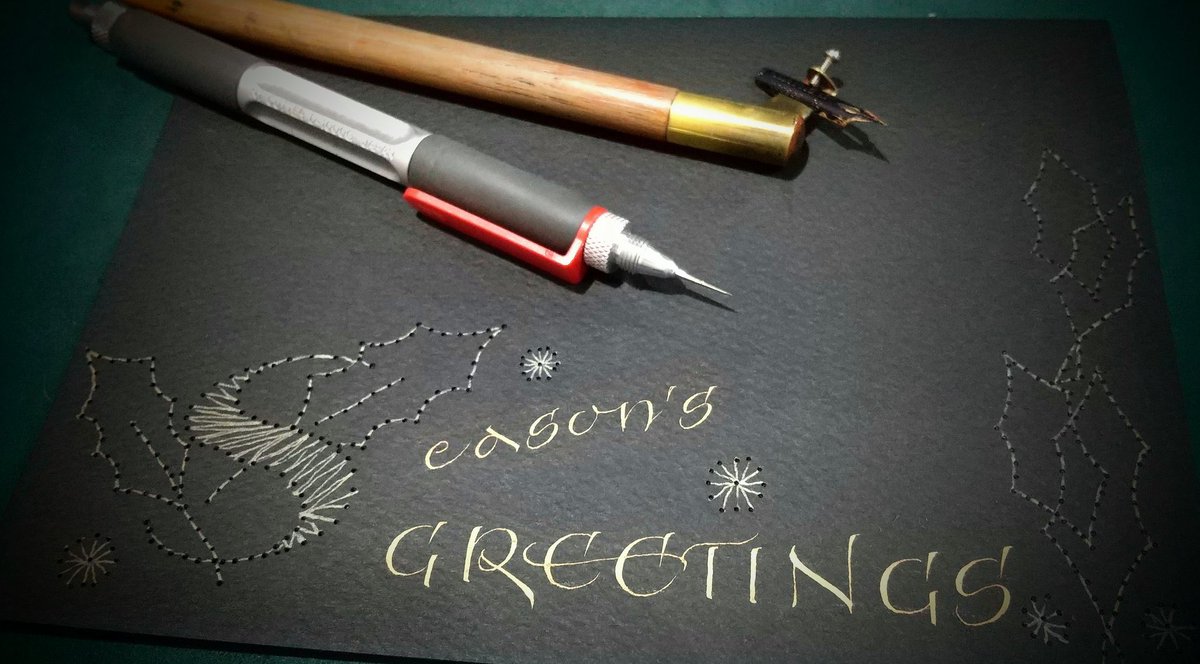 HNCalligraphy's tweet photo. 【クリスマス🎄カード③】
紙刺繍 paper piercing
刺繍のように見える部分は、Pointed Penによる手書き✍️
金色の文字は、金錠①②とガッシュ③④で
#calligraphy #現代カリグラフィー
#刺繍 #embroidery
#PointedPenVariations https://t.co/ZaoRKfb47C