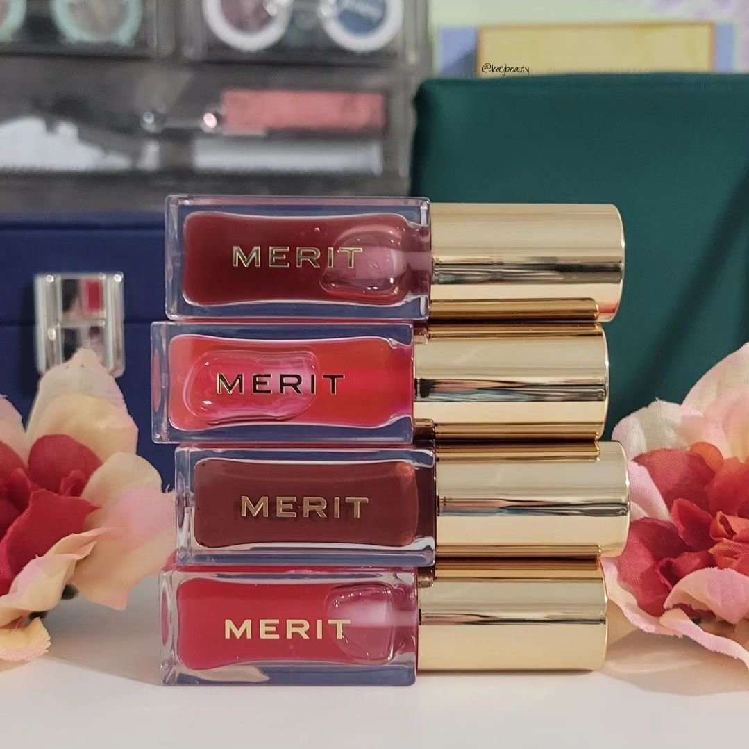 Kassydoodles's tweet photo. I love #meritbeauty #lipoils 💋 #Tintedlipoil #lipoil #softlips #hydratedlips #prgifted #UGCcreator #viralmakeup #beautycontentcreator #lippies #lipgloss #makeup #beauty #igmakeup #Influencers https://t.co/C7MJUyg2jO
