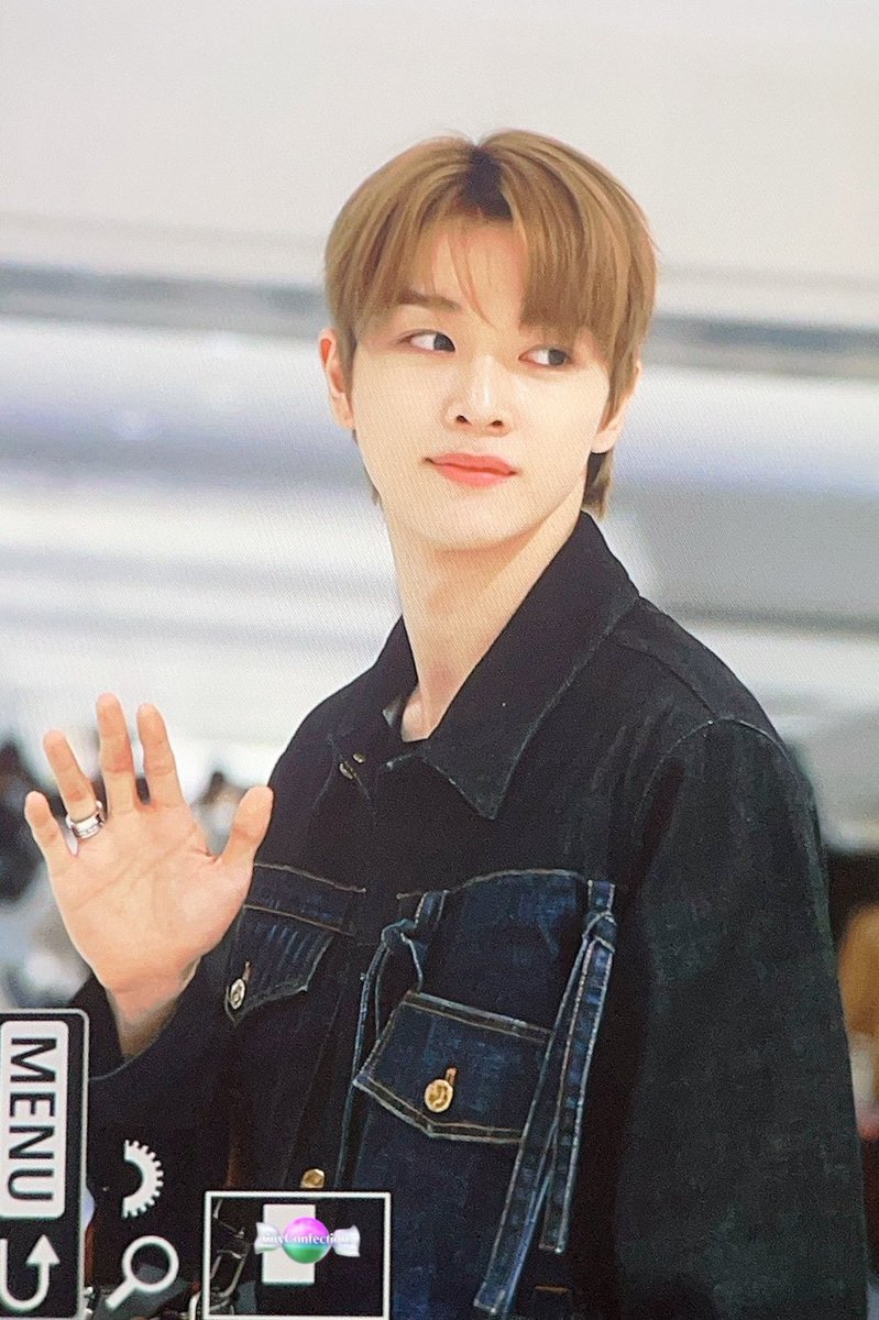 tinyConfection's tweet photo. 231126 NRT

#성찬 #SUNGCHAN #라이즈 #RIIZE https://t.co/eh1MY7NuiP