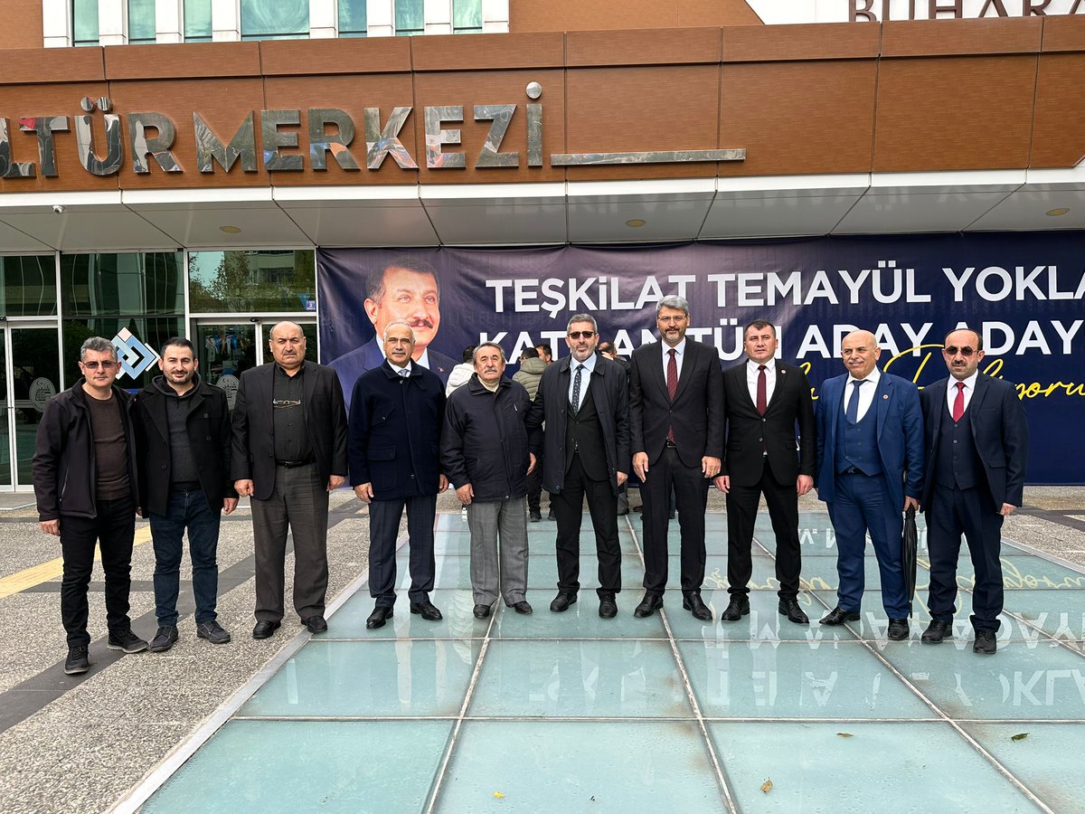 İlçe teşkilatımız ve belediye başkan aday adaylarımızla birlikte temayül yoklaması için Çorum'dayız. Allah'ım, gönlümüzde olanı hakkımızda hayırlı eylesin. Hakkımızda hayırlı olana gönlümüzü razı eylesin.