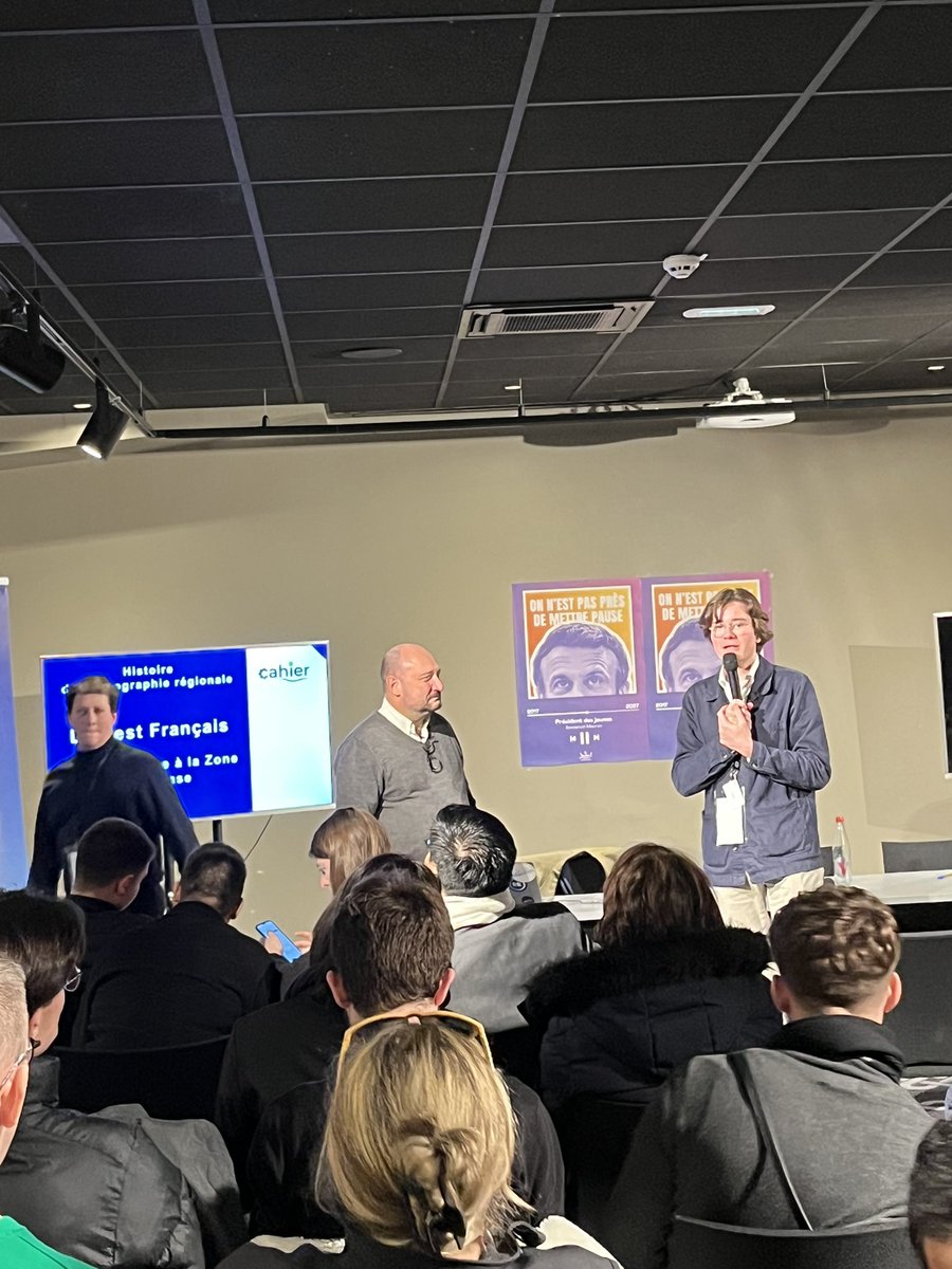 valerie_oppelt's tweet photo. Petit passage au #Mans pour l’#interJam Grand-Ouest #France.
Des jeunes engagés, des interventions 🔝 sur l’histoire du territoire, sur la lutte contre le harcèlement scolaire…
👌 Bravo les jeunes avec #Macron @JeunesMacron @JeunesMacronPDL @jeunesmacron44 🇫🇷🇪🇺 https://t.co/ILb5HGBsmA