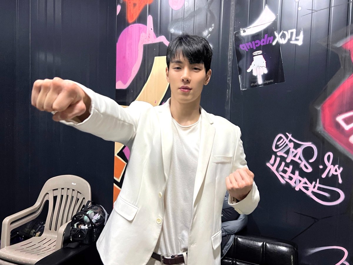 OfficialMONSTAX's tweet photo. 📸
231126 #몬스타엑스 #셔누
2023 FUERZA BRUTA WAYRA in seoul 완료🏃‍♂

뜨거운 열기와 함께 시작된
셔누의 푸에르자부르타 웨이라🎪
남은 공연도 멋지게 달려나갈 
셔누를 기대하며 첫 번째 공연 완료!🙌❤

#SHOWNU
#MONSTA_X #MONSTAX 
#2023FUERZABRUTAWAYRAinSEOUL
#2023푸에르자부르타웨이라인서울