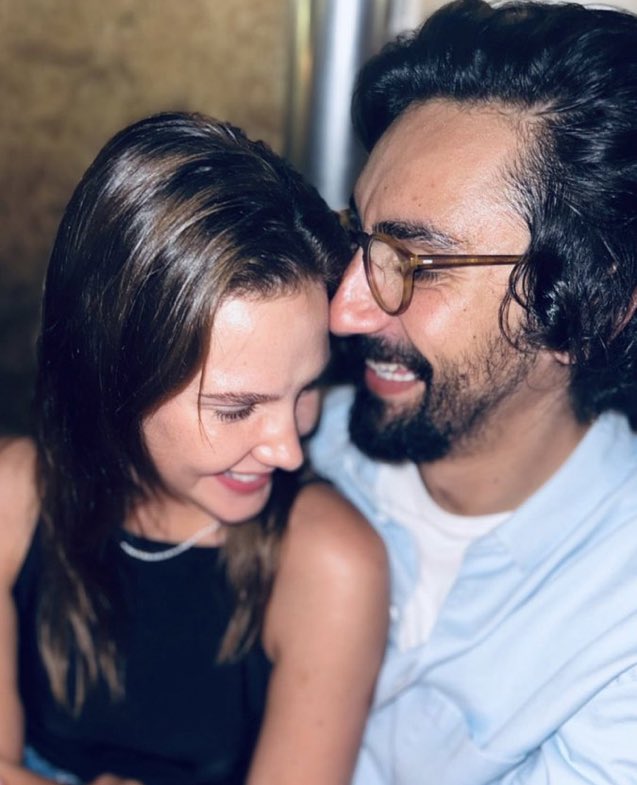 TvDunyasii's tweet photo. Alina Boz ve Umut Evirgen çifti,
100 özel davetlinin katılacağı düğünle 2 Aralık Cumartesi akşamı evleniyor. 

(Hürriyet) https://t.co/WkyUtlXYPl