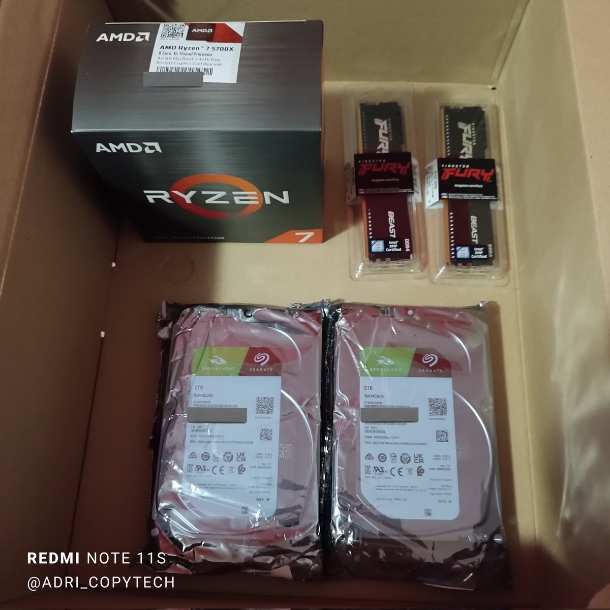 Gracias @pccomponentes por la velocidad, lo esperaba el lunes 😲👌🏻.
El transportista y todos los que están en carretera necesitan apoyo, que se a vuelto casi imposible aparcar hoy día.
#AMD #Ryzen7 #Ryzen5700x #Kingston #KingstonFury #8Gb #RAM #Seagate #Barracuda #HDD #2Tb