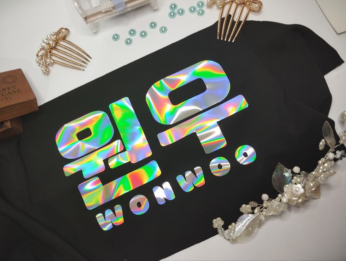 Holographic Cloth Banner

SIZE: 220mm x 750mm
Price: Php 220
Material: spandex cloth and vinyl 
*can choose a member or design
Order time: Until December 7, 10pm

DM to order and for more questions 🫶

#1727TAG_GO