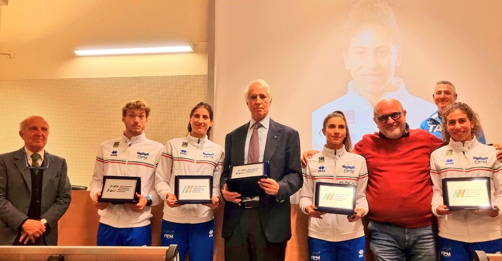 giomalago's tweet photo. Ad Asti, per i saluti alla sessione dell'Accademia Olimpica guidata da Mauro Checcoli, e al Rotary, con le premiazioni di Elena Micheli, Alice Sotero, Alessandra Frezza e Giorgio Malan, eccellenze iridate e continentali della @Federpentathlon presieduta da Fabrizio Bittner https://t.co/RqRCOU4ODO