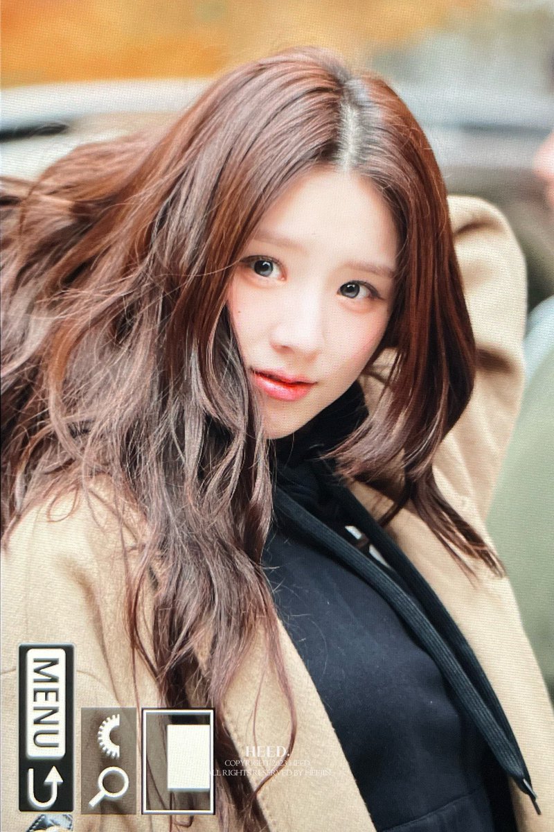 she’s so cute (>.<)