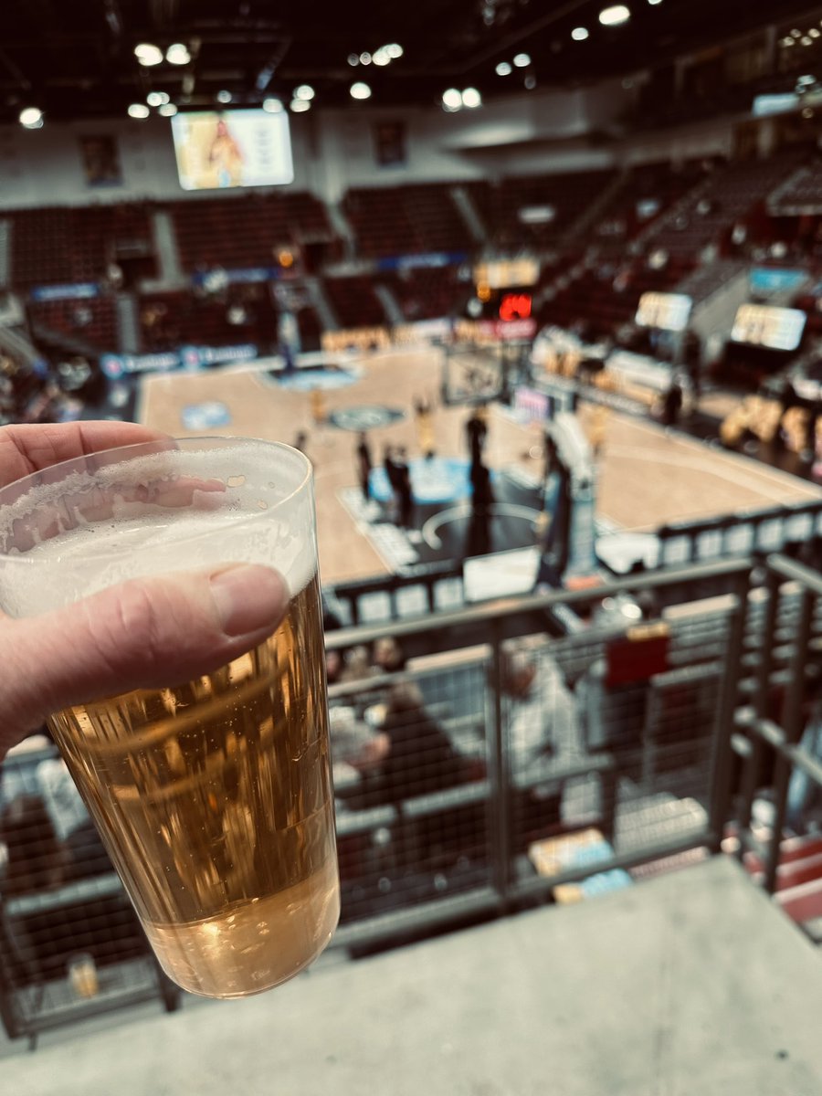 Laube_HNX's tweet photo. Mit dem #VfB Erfolg komme ich nicht klar. Muss ne neue Sportart austesten... 😉 #MHPRiesen #Ludwigsburg https://t.co/Yj38jv1wtn