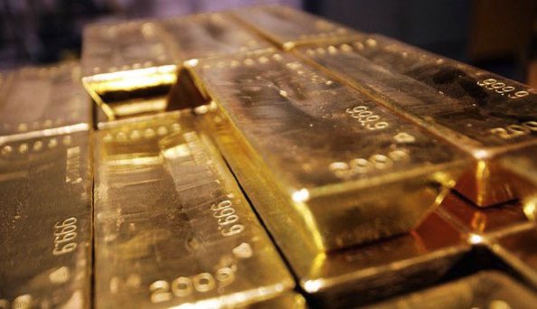 GoldTelegraph_'s tweet photo. Why gold? 

History has repeatedly shown that when a company, individual, organization, nation or empire spends more than what they acquire for a sustained period… 

It inevitably faces a decline in power and authority. 

Debt is a national security problem. 

This is why #gold is so crucial at this moment in time. 

The world has over $300 trillion in reasons to like hard assets. 

@Frank_Giustra @ShawnKhunkhun