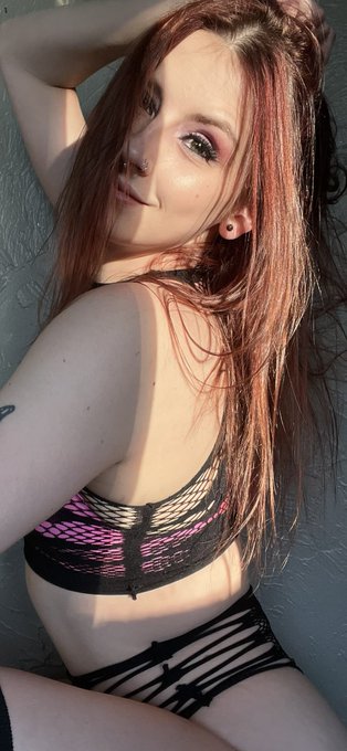 Do you like girls with green eyes? 🤭😘 https://t.co/AofvLARr2z