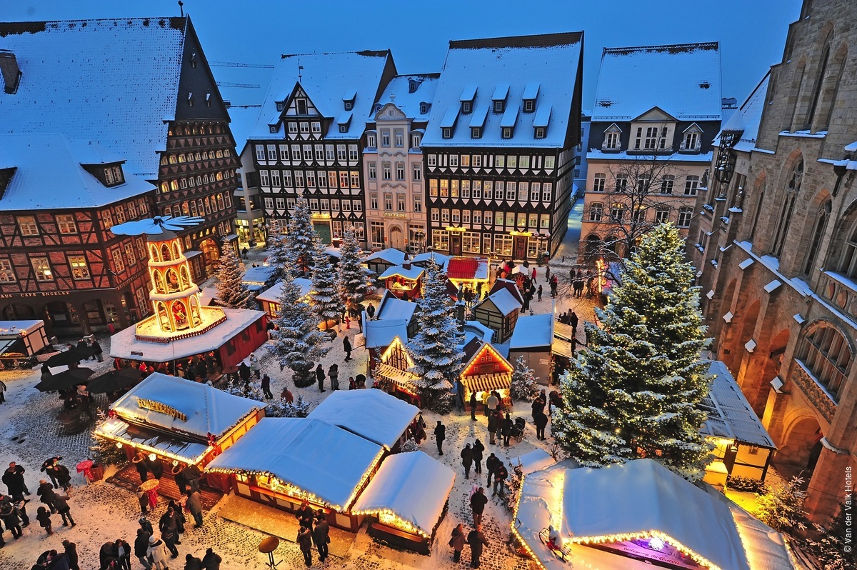 Si vas a Hannover por trabajo, prolonga tu estancia para ver la iglesia de San Miguel en Hildesheim, patrimonio UNESCO, y a partir de mañana el mercado navideño. 😍