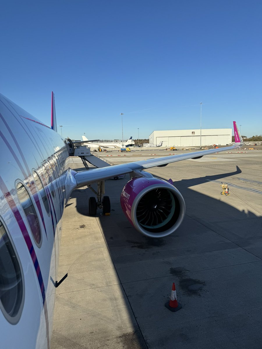 A small milestone of 500 hours on the A320 Family completed a couple days ago flying LTN-SSH on G-WUKZ. Few stats from the 500hrs:
- 173 flights
- 30 destinations
- 34,408 passengers
- 187,070 miles flown
- 2 diversions and 2 unplanned layovers

Here’s to the next 500+ #avgeek