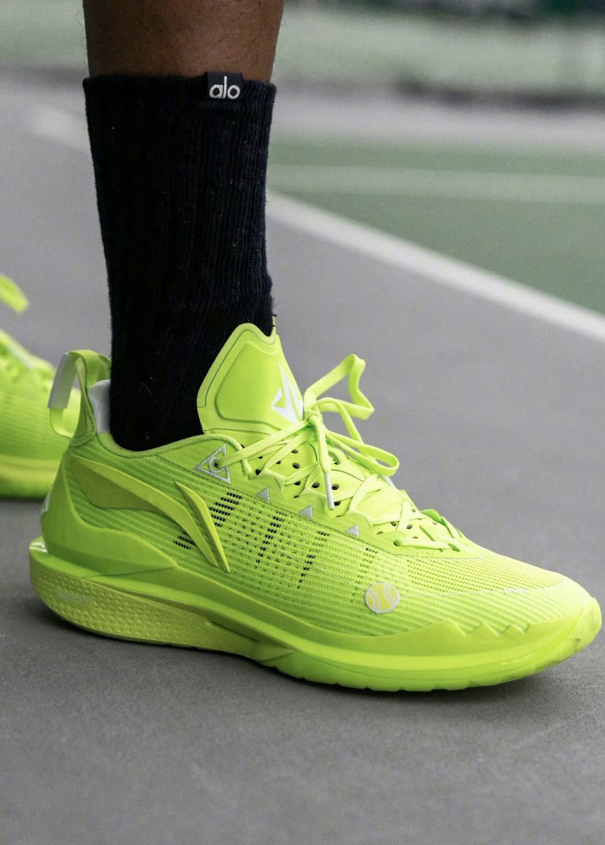 helloshoes1's tweet image. Li-Ning Jimmy Butler JB2 - Fluorescent Green

Sell worldwide with free shipping: antosports.com/collections/li…

🔥🔥 Black Friday：antosports.com/blogs/anta/abo…

#jb2 #lining #liningsport #jimmybutler #liningjimmybutler #liningshoes #liningjimmybutler1 #liningrunning #liningrunningshoes