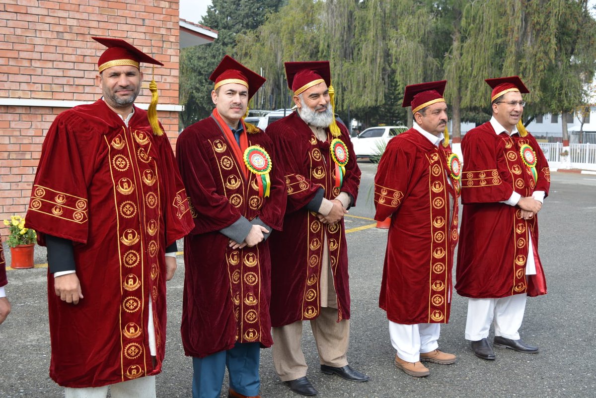 AkhunkhailAltaf's tweet photo. Attended first convocation as senate member University of Malakand https://t.co/vUWtcRcPeO