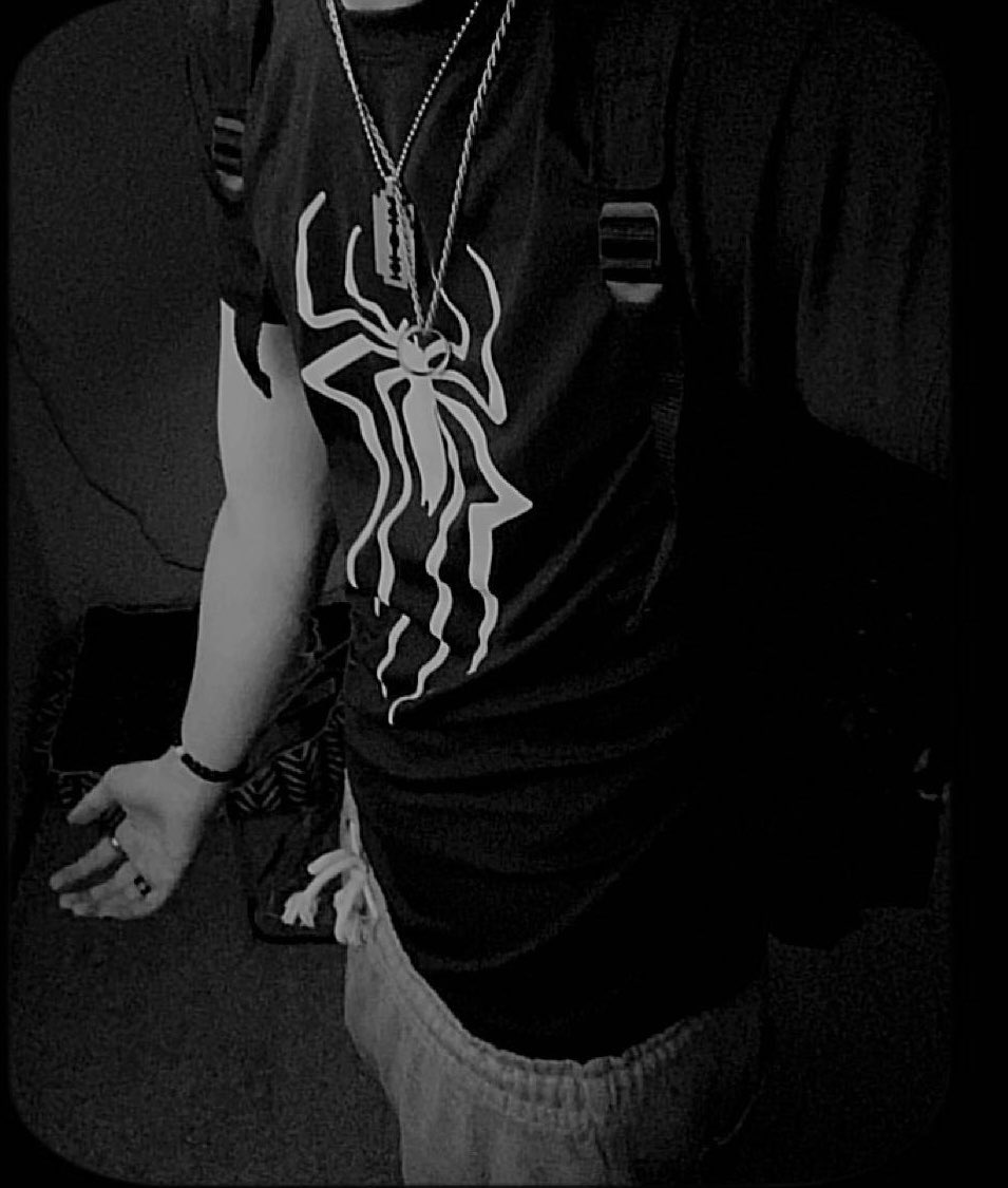 violent_ace's tweet photo. Omw to the gym #gym #daddymaterial #gymrat https://t.co/aJ083u6nJi