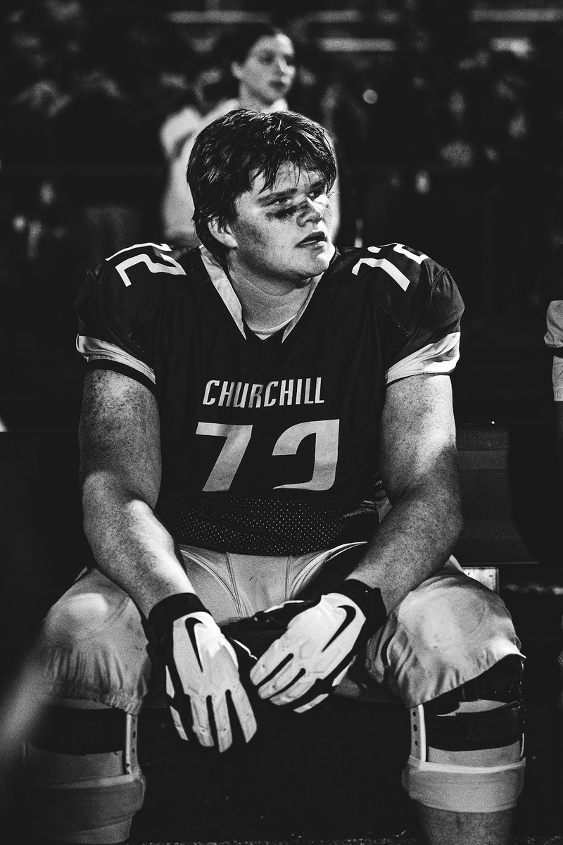 hudl.com/video/3/151914…
⬆️⬆️⬆️
Full senior year film (11-2)
6’3 - 275 - 81.5 wing
RB ran for 2487 yards
<a href="/coachRydzewski/">Joe Rydzewski</a> @CoachMac_TGP <a href="/FATboysOLine/">Coach Mike Dillon</a> <a href="/kalfonjordan/">Jordan Kalfon</a> <a href="/PR_Strength/">Patrick Reeves</a> <a href="/ChurchillDawgfb/">🐶</a>