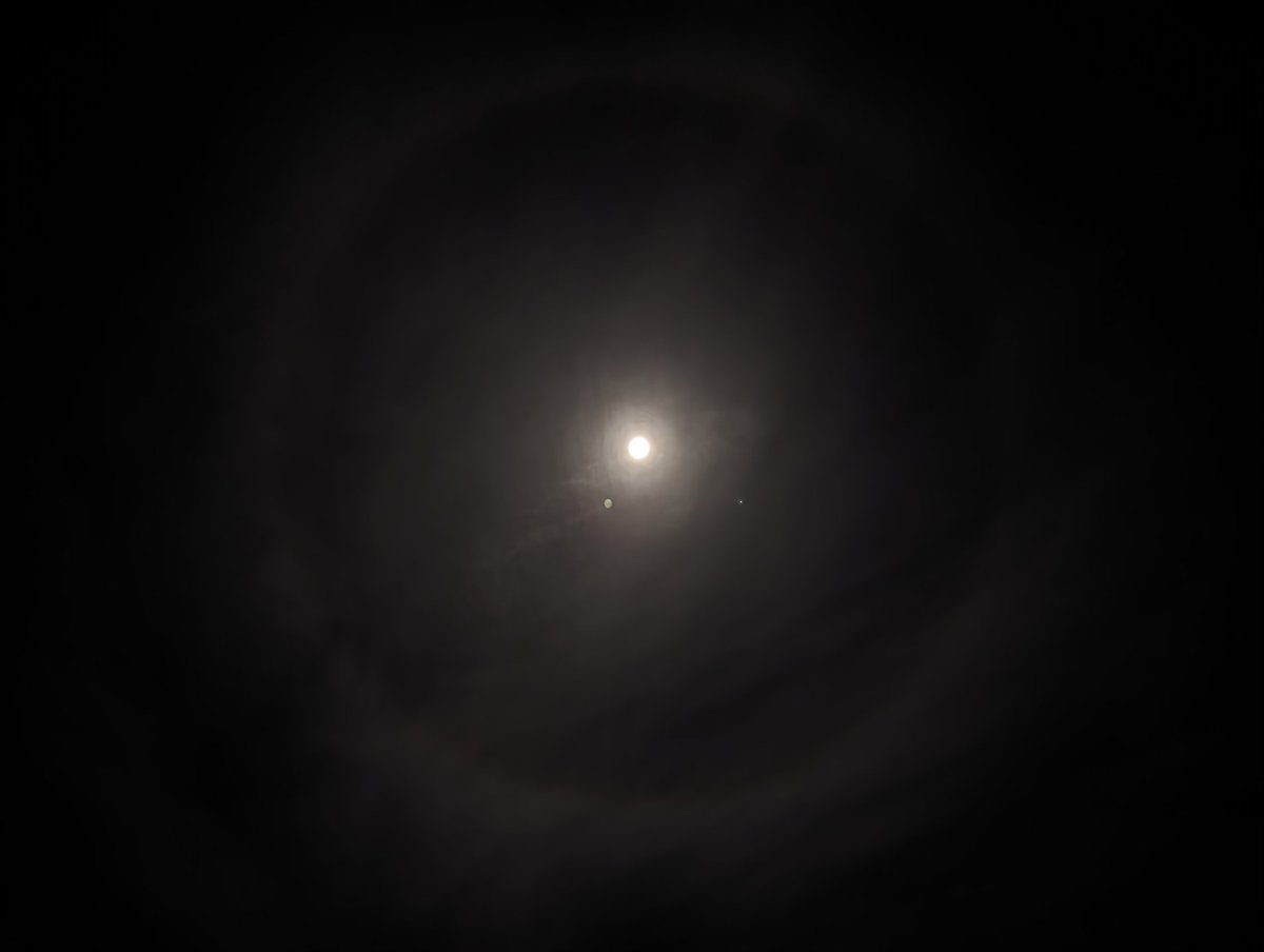 The Lunar Halo around the moon looked amazing last night above Leicester, managed to get a few decent shots