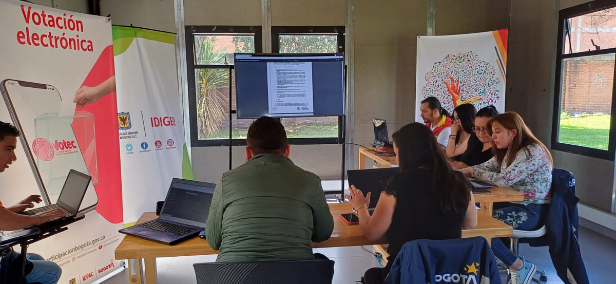 alex_reina's tweet photo. #IDPAC acompañó el proceso electoral de @IDIGER donde se inscribieron 385 organizaciones sociales y comunitarias con 86 candidatos postulados.
Ya son 451 procesos electorales que se han acompañado a través de #VOTEC, otro de nuestros legados para facilitar la participación👏🏼❤️ https://t.co/fu3LnY0aIT