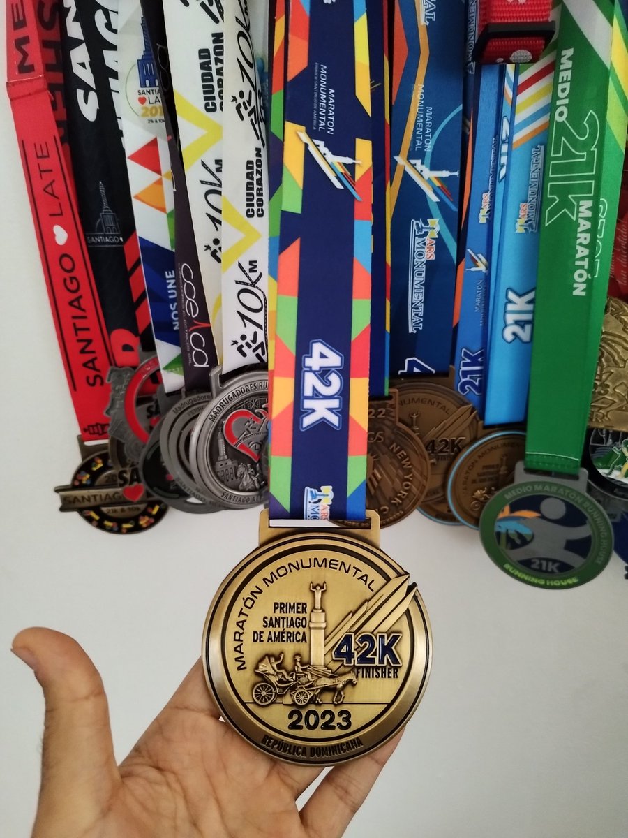 yayoalmanzar's tweet photo. ¡Misión cumplida! Otra carrera más en los libros.

Tercer maratón, pero el primero al que llego con articulaciones saludables y mi mejor forma física.💪🏻🏃🏼🏃🏼🏃🏼 #MaratonSantiago #MaratonMonumental2023 #MMPSA https://t.co/r1k30OpUhB