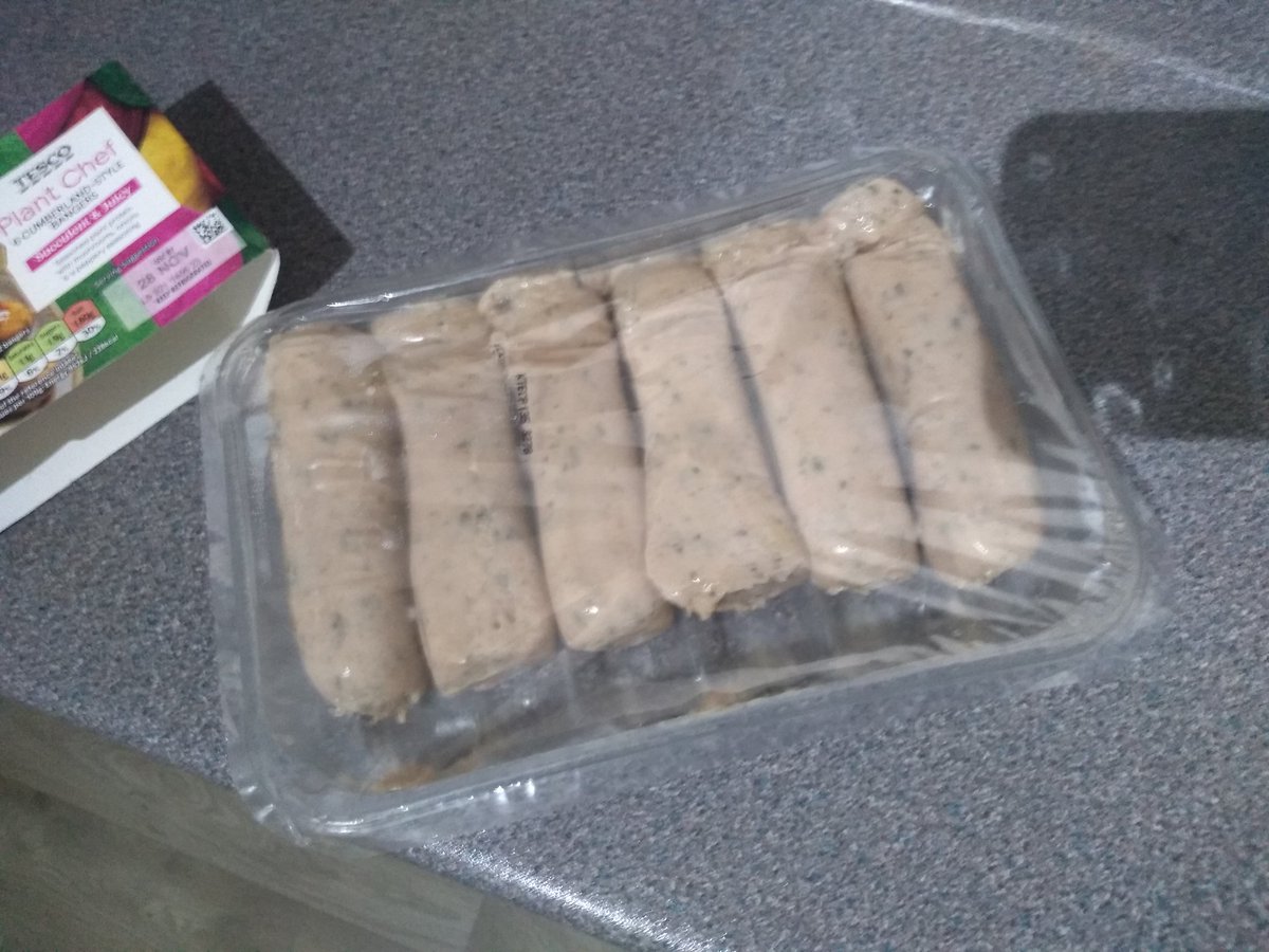 petercthomson's tweet photo. @Tesco This is happening every week with this particular product. The damage makes it impossible to remove it, and still be able to use it! https://t.co/RJyC2QGQ8L