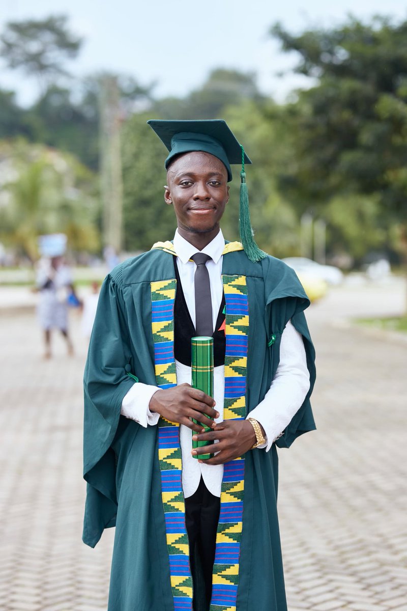 umatlive_'s tweet photo. 📌 ATTENTION GENERAL PUBLIC 📌

Abdul-Rahman Ishaak, with the CWA of 88.79 in Bsc Mining Engineering was named the VALEDICTORIAN at the UMaT 15th Congregation Ceremony, 2023.

It's Back to Back for the Mining Department 🏅

Congrats🎉 @RahmanIshaak https://t.co/IBRZq2wcvF