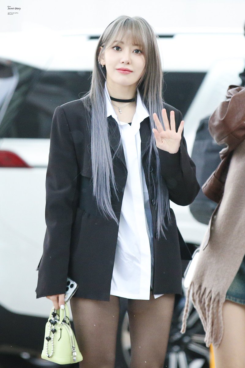 Diary_0022's tweet photo. 231126 인천공항 르세라핌 사쿠라 +8p
@le_sserafim #르세라핌 #LE_SSERAFIM #미야와키사쿠라 #MiyawakiSakura #宮脇咲良 #사쿠라 #Sakura @39saku_chan
https://t.co/4HZyvEdQYj https://t.co/4FDKUD6AWT