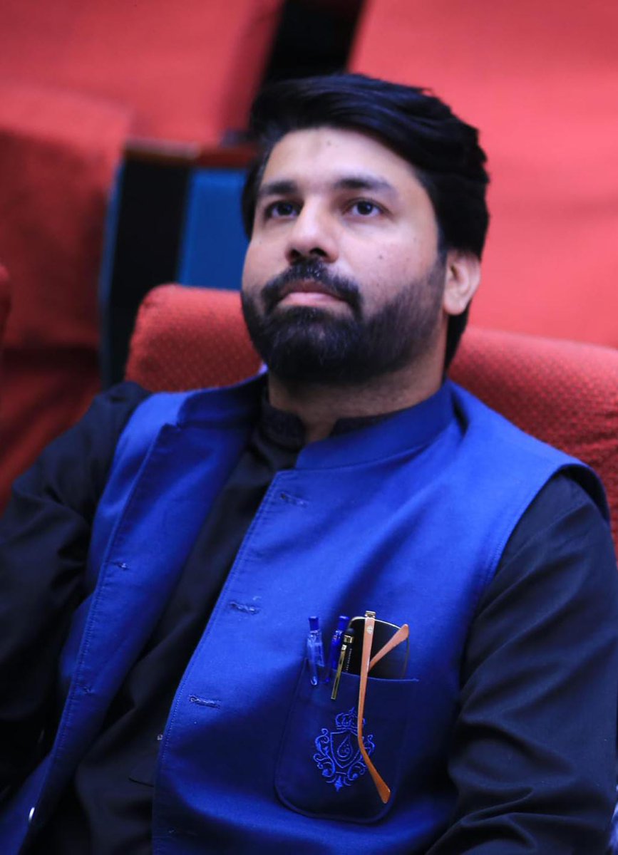 JKP_official's tweet photo. کمرے کی فضاء اور ہے مناظرے کا میدان اور ہے...مرزے تے شیے ہی کوئی نہیں
#26NovJehlum
#BhagGayaMirza https://t.co/yMPdSv83K1