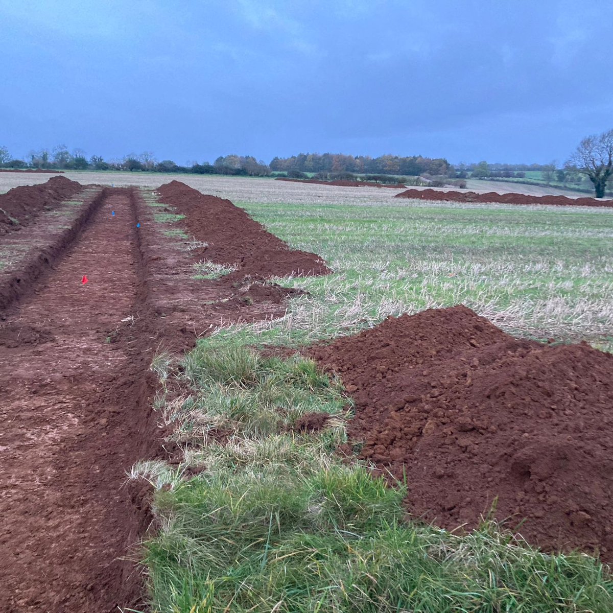 handsoffhanwell's tweet photo. 1/2 Pre-application work has started on the fields between Hanwell, Shotteswell and Horley for the proposed Industrial Solar Development. 

The planning application has NOT yet been submitted. We have received reports that the Public Rights of Way (footpaths) have been blocked. https://t.co/CeFw1twRdl